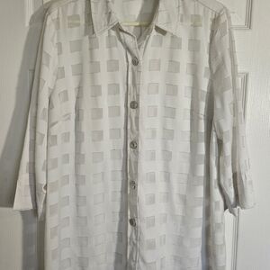 Chico's Womens Size 2 Textured 3/4 Sleeve Butto Front White Blouse